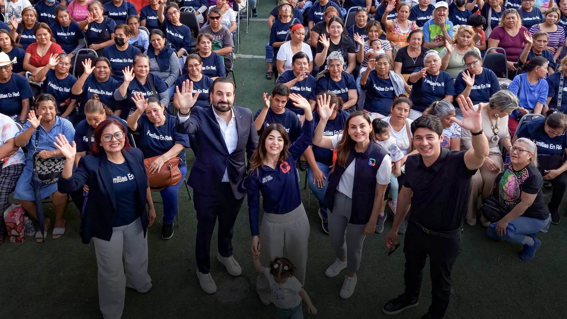 Equipo Infamilia con la comunidad